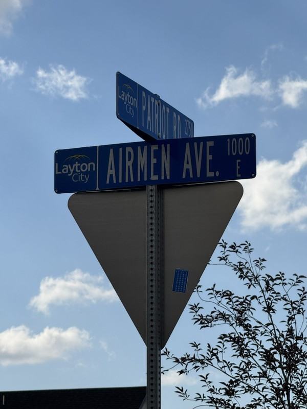 2761 N Airmen Ave - Photo 4 of 16