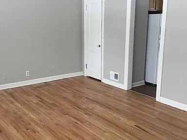 6319 Pine St - Photo 3 of 9