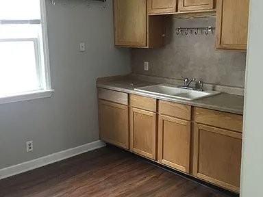 6319 Pine St - Photo 4 of 9