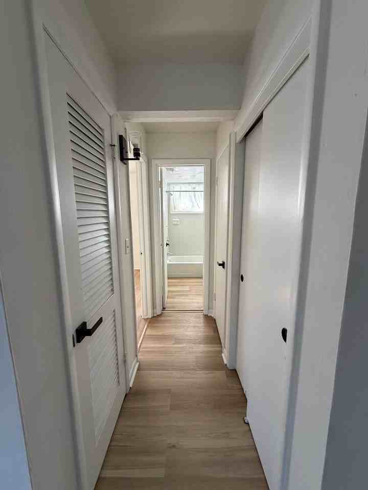 1014 N 48th Ave #4 - Photo 3 of 7