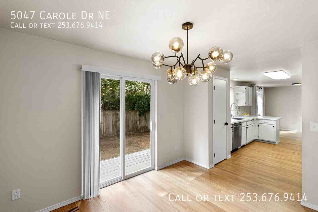 5047 Carole Dr Ne - Photo 4 of 31