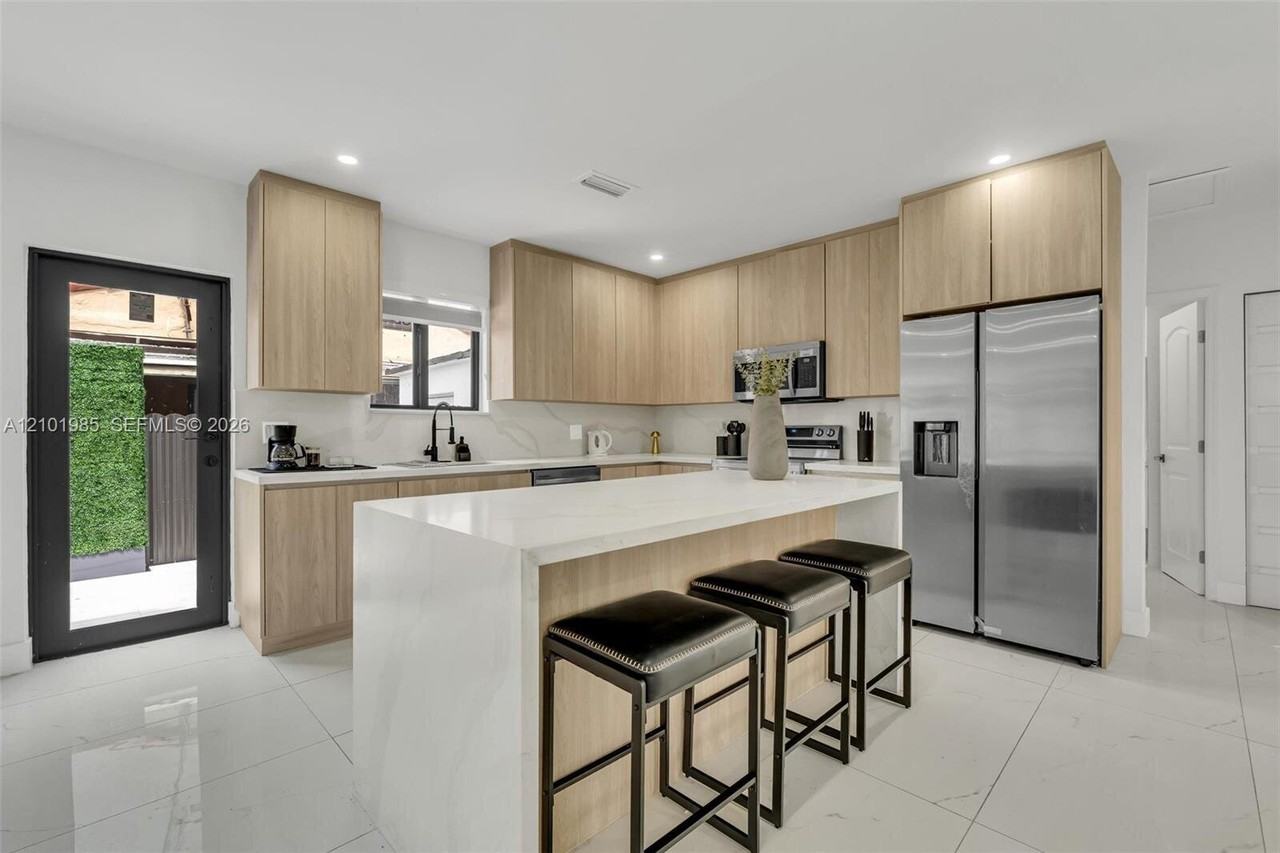 1741 Sw 17th Ct - Photo 6 of 23