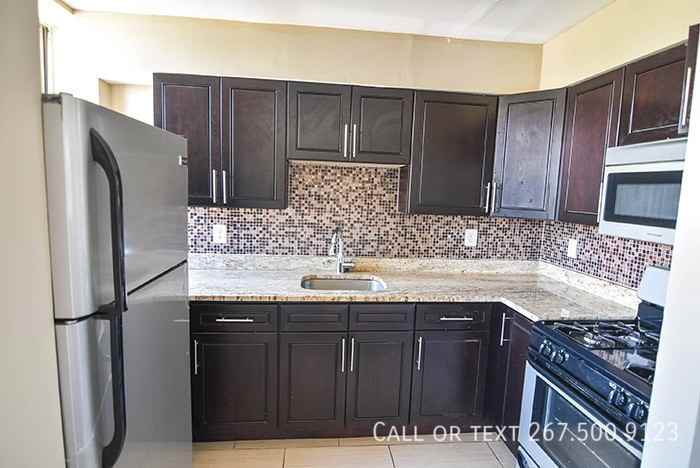 4702 Chestnut St #F - Photo 6 of 19