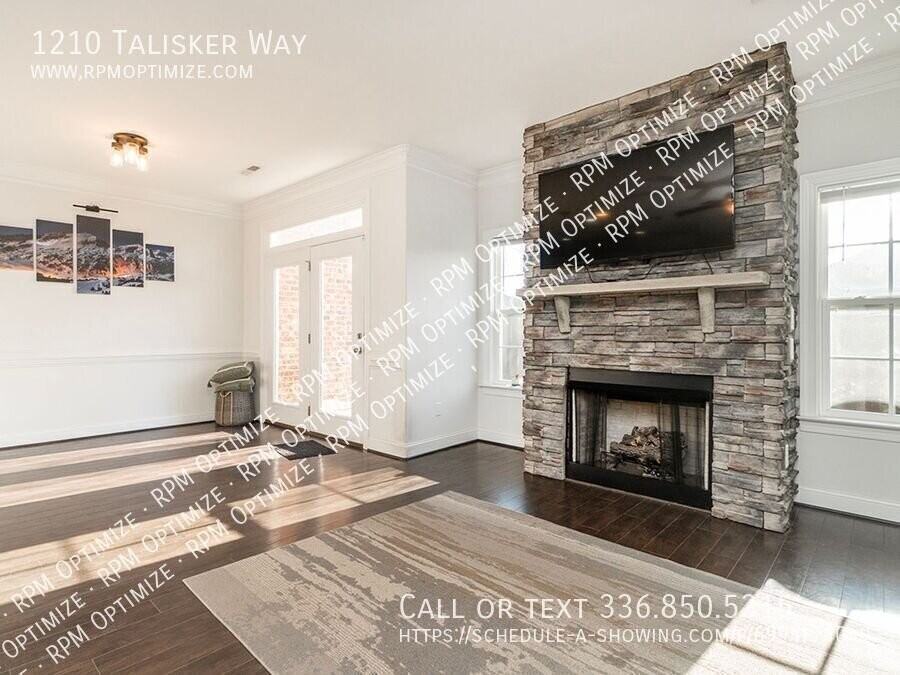 1210 Talisker Way - Photo 3 of 43