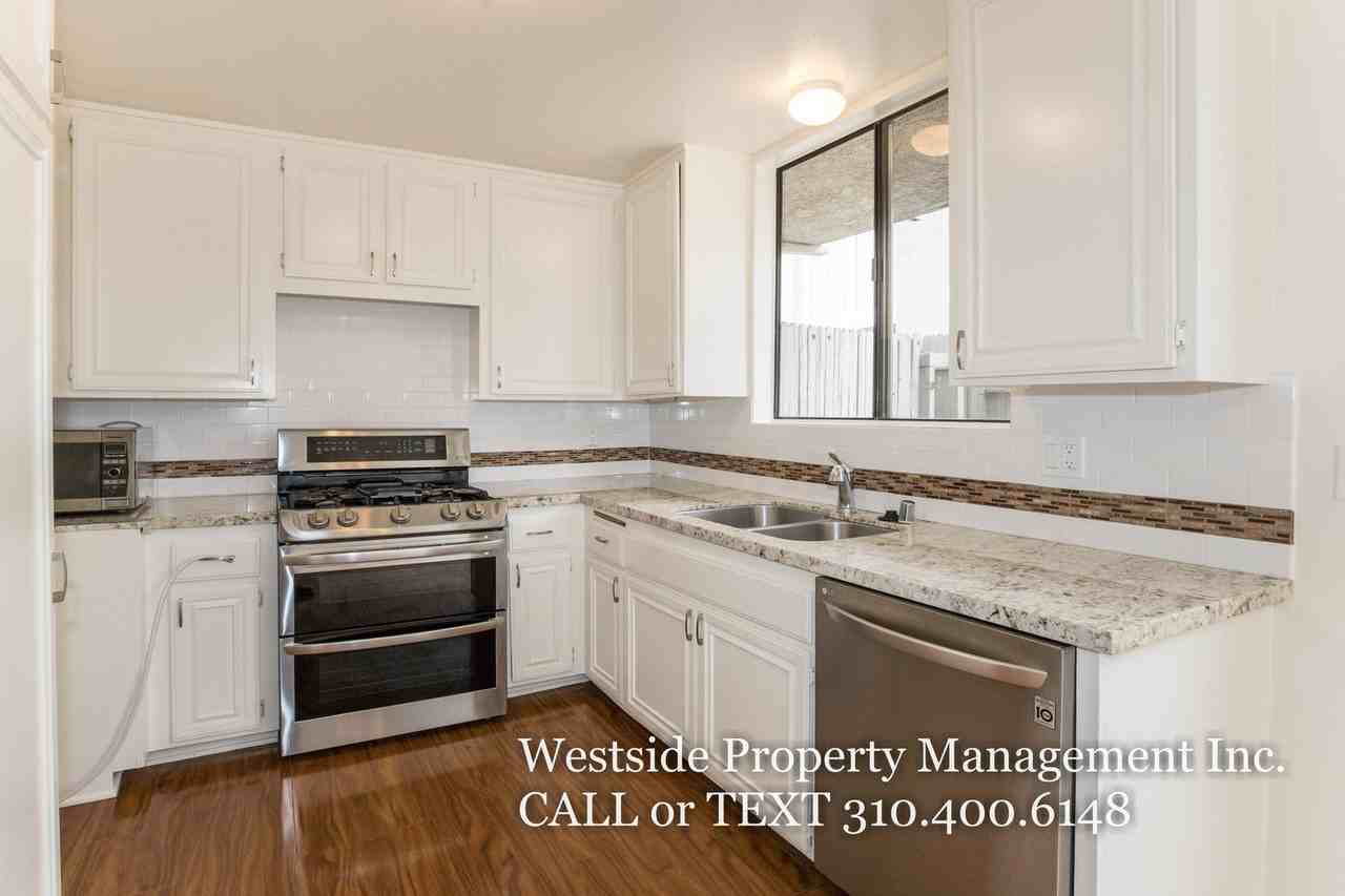 1803 Barry Ave #2 - Photo 6 of 30