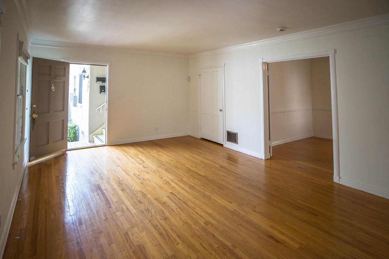 1297 Devon Ave - Photo 5 of 18