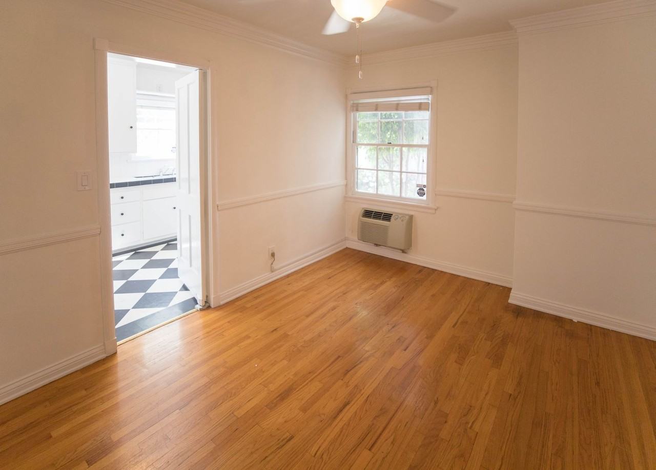 1297 Devon Ave - Photo 6 of 18