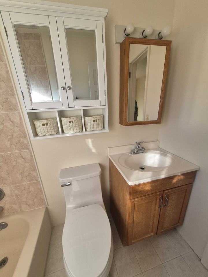 134 Commercial Ave #4 - Photo 7 of 9