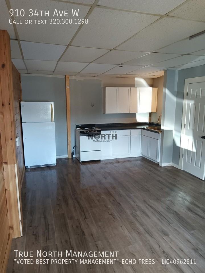 910 34th Ave W - Photo 4 of 4