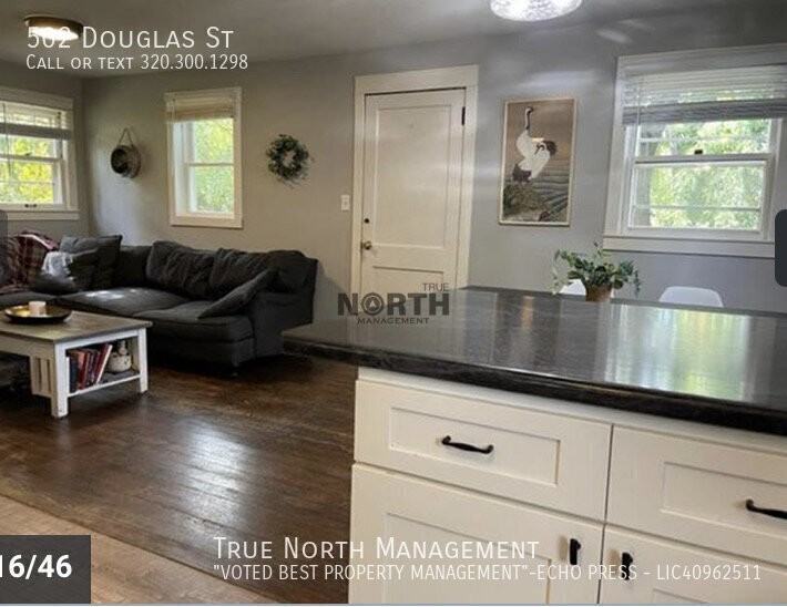 502 Douglas St - Photo 3 of 13