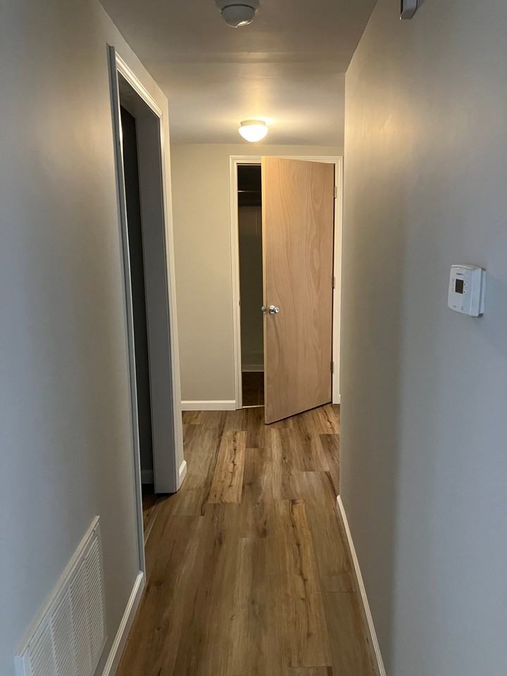 1021 Oak Grove Ave - Photo 5 of 15