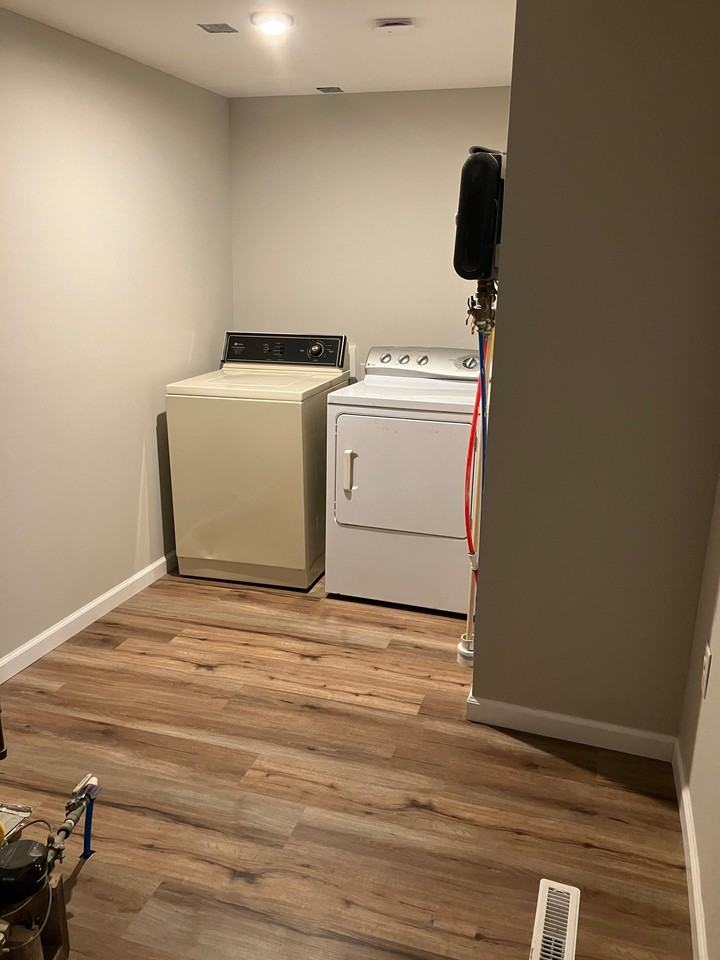 1021 Oak Grove Ave - Photo 6 of 15