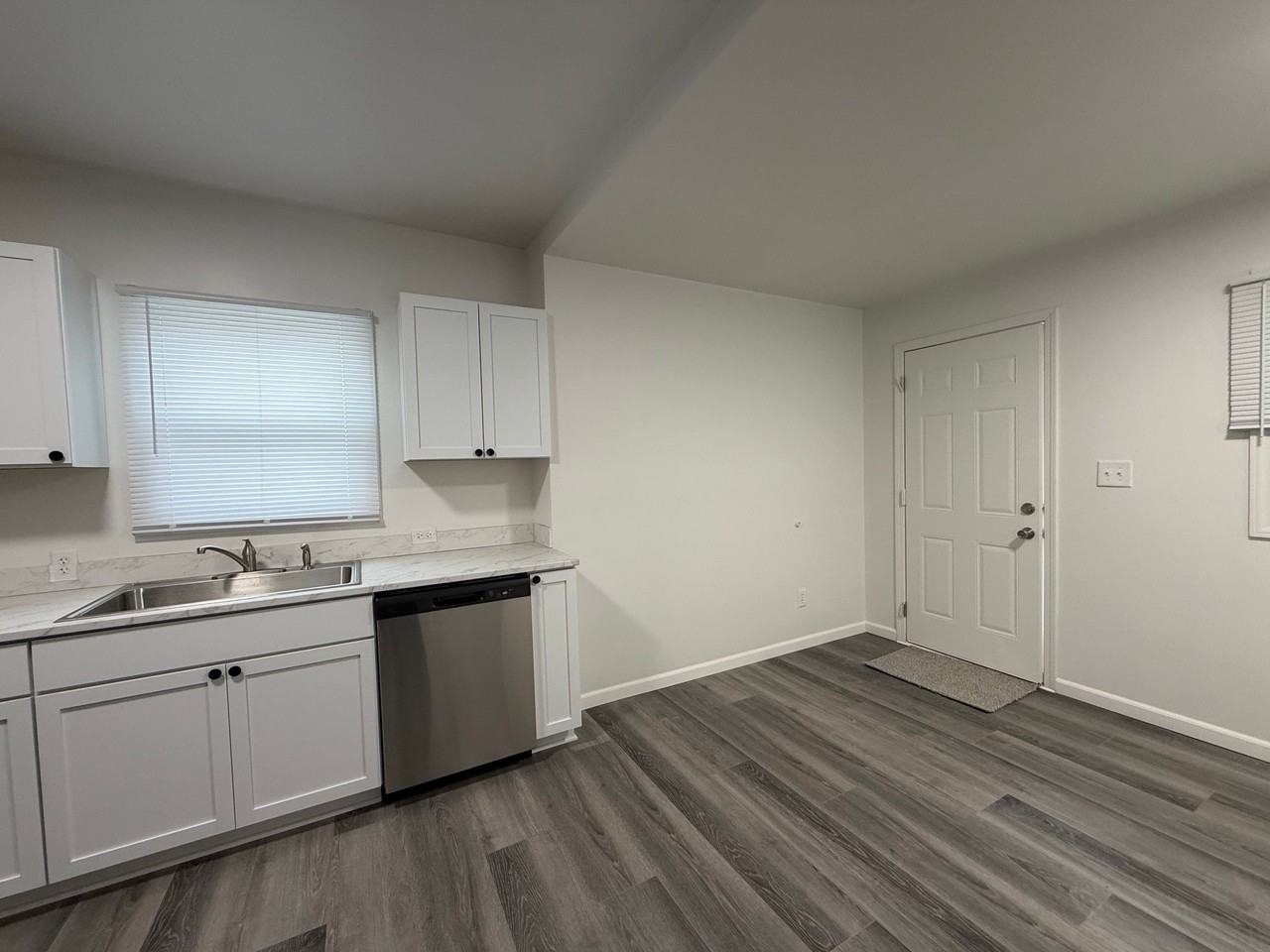 705 Woodrow Ave - Photo 7 of 20