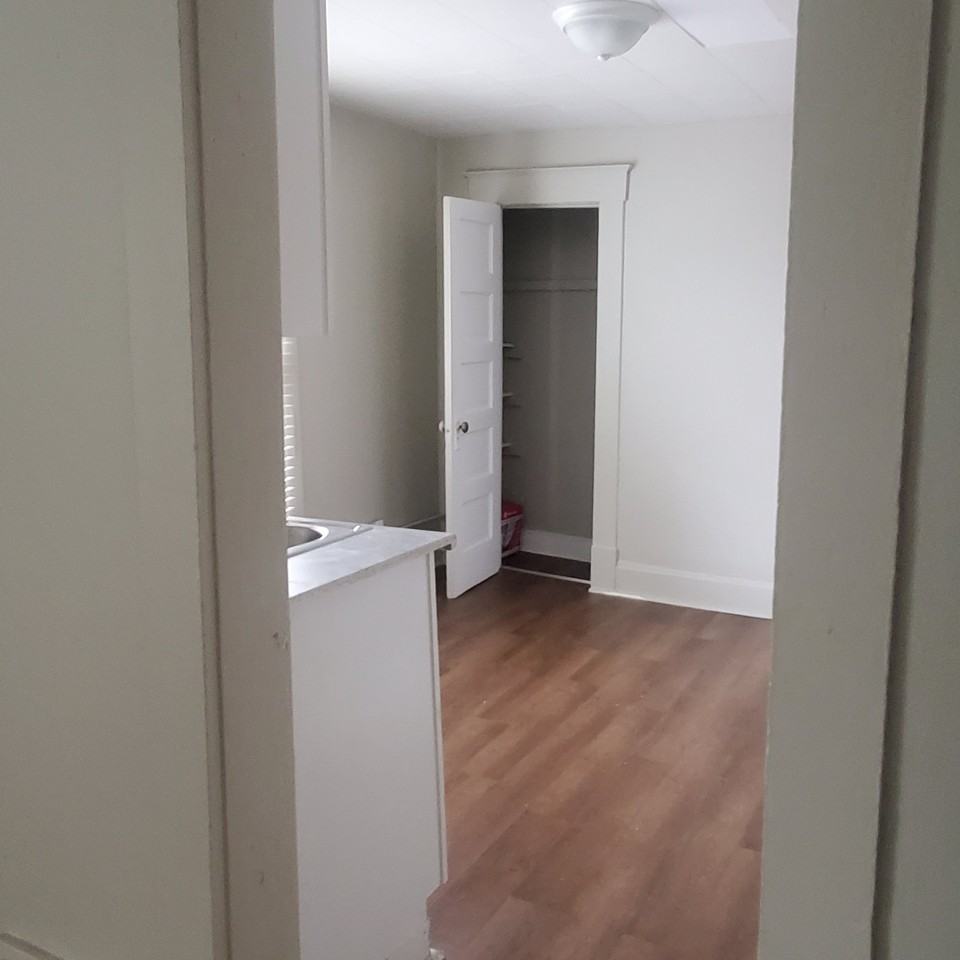 421 E Cherry St #8 - Photo 3 of 8