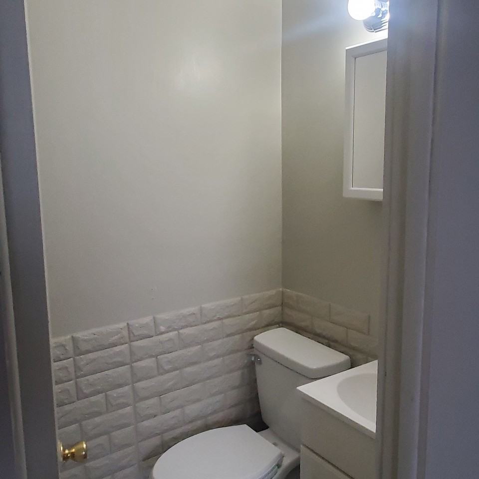 421 E Cherry St #8 - Photo 4 of 8