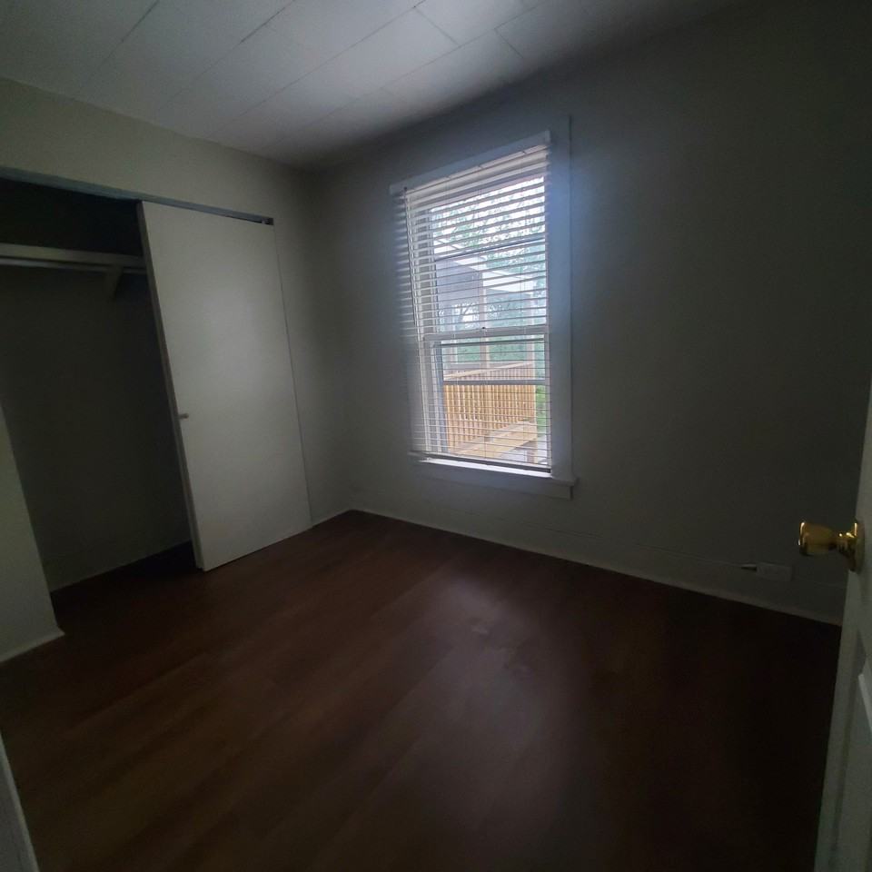 421 E Cherry St #8 - Photo 6 of 8