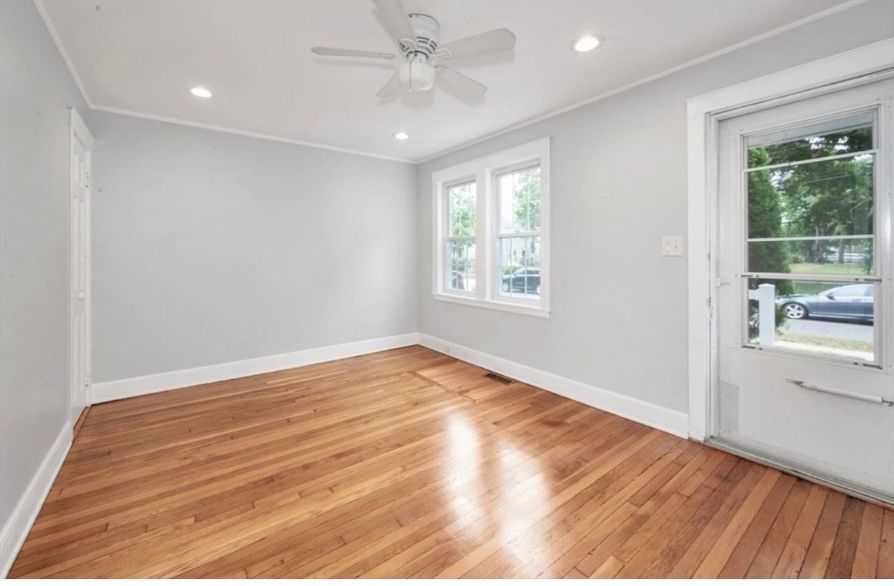 76 Whiton Ave - Photo 4 of 7