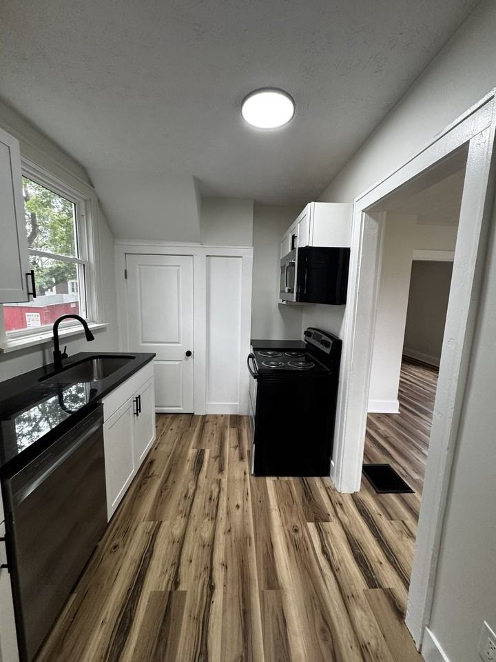 123 N Hague Ave - Photo 5 of 14