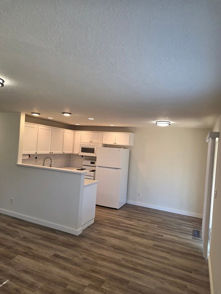5779 Valleywood Loop Se - Photo 5 of 20