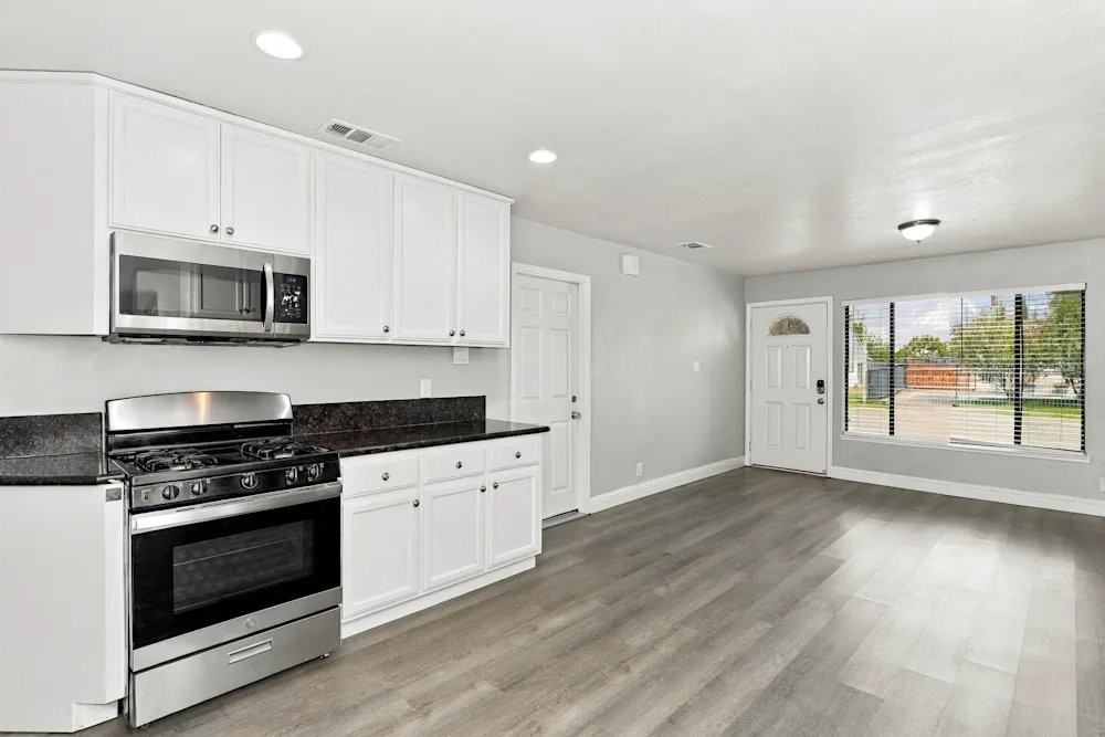6518 Larry Way - Photo 4 of 9