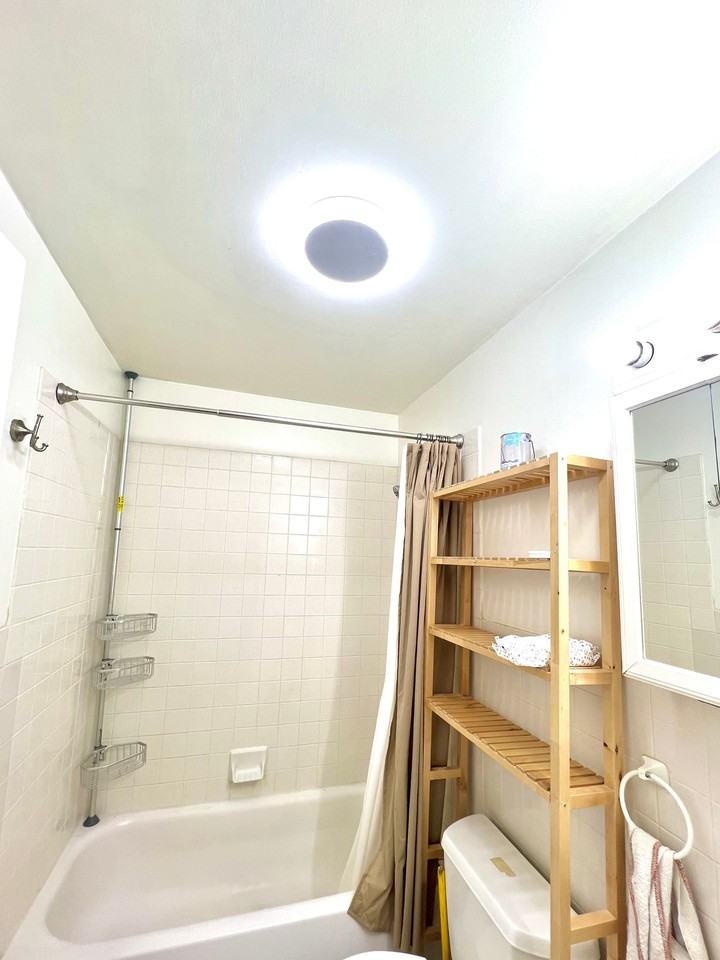 1706 W Thome Ave - Photo 6 of 11