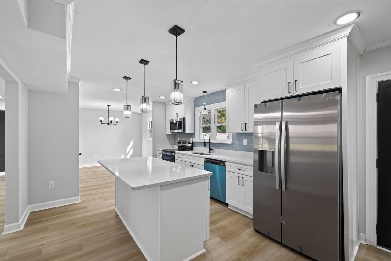 1132 Gladiola Cres - Photo 5 of 20
