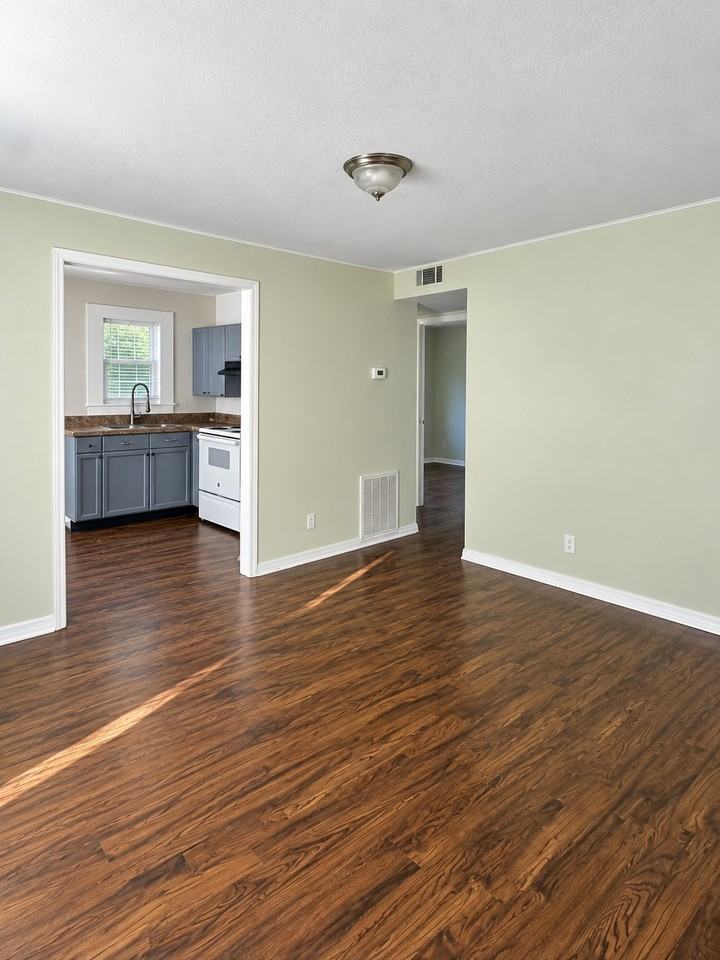 19425 Fort Dade Ave - Photo 3 of 4
