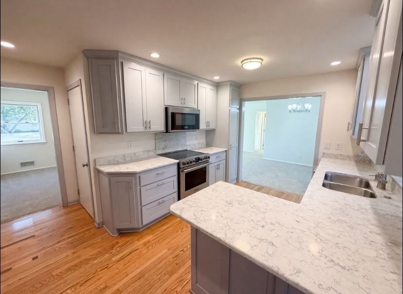 6784 Laurie Ct - Photo 3 of 12