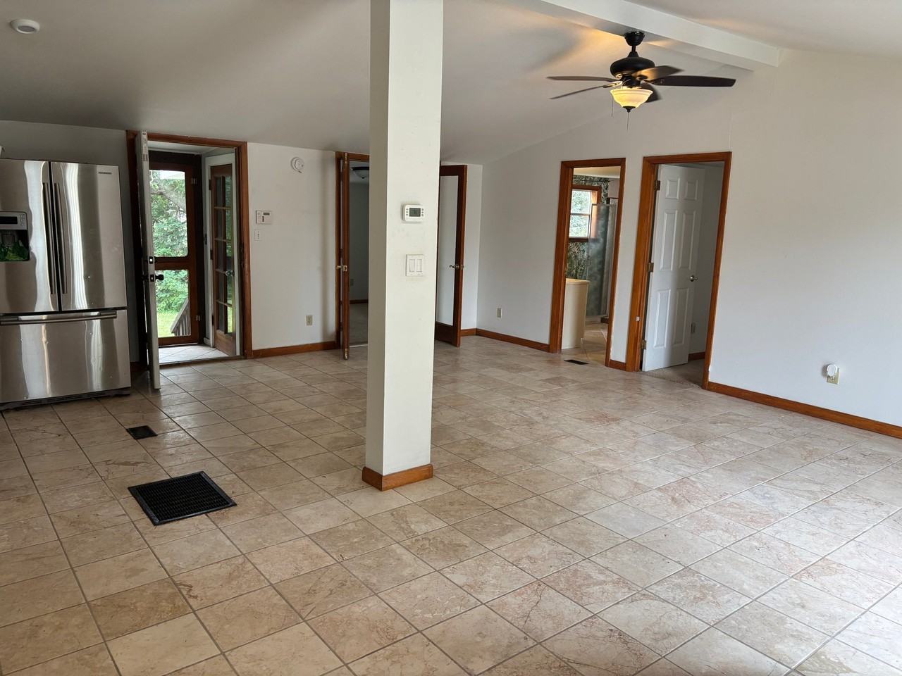 142 Winston Ave - Photo 5 of 13