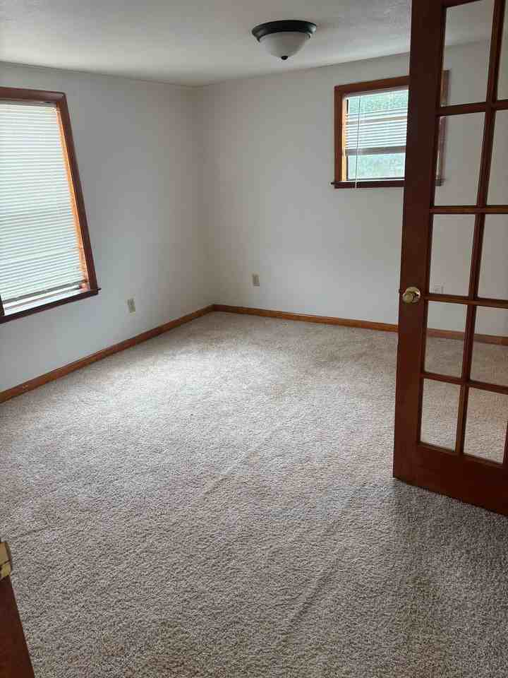 142 Winston Ave - Photo 6 of 13