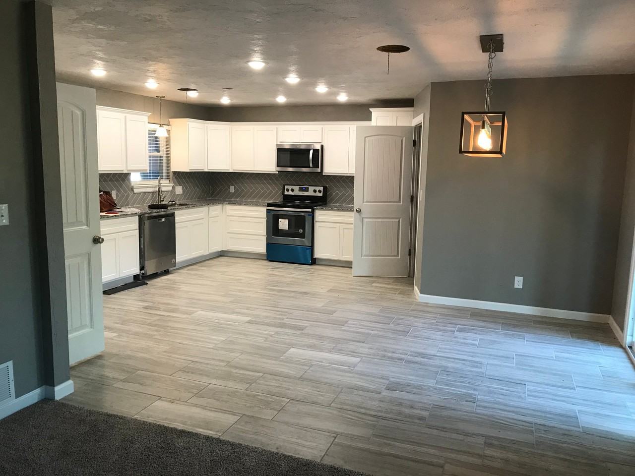 1834 Pawnee St - Photo 2 of 15