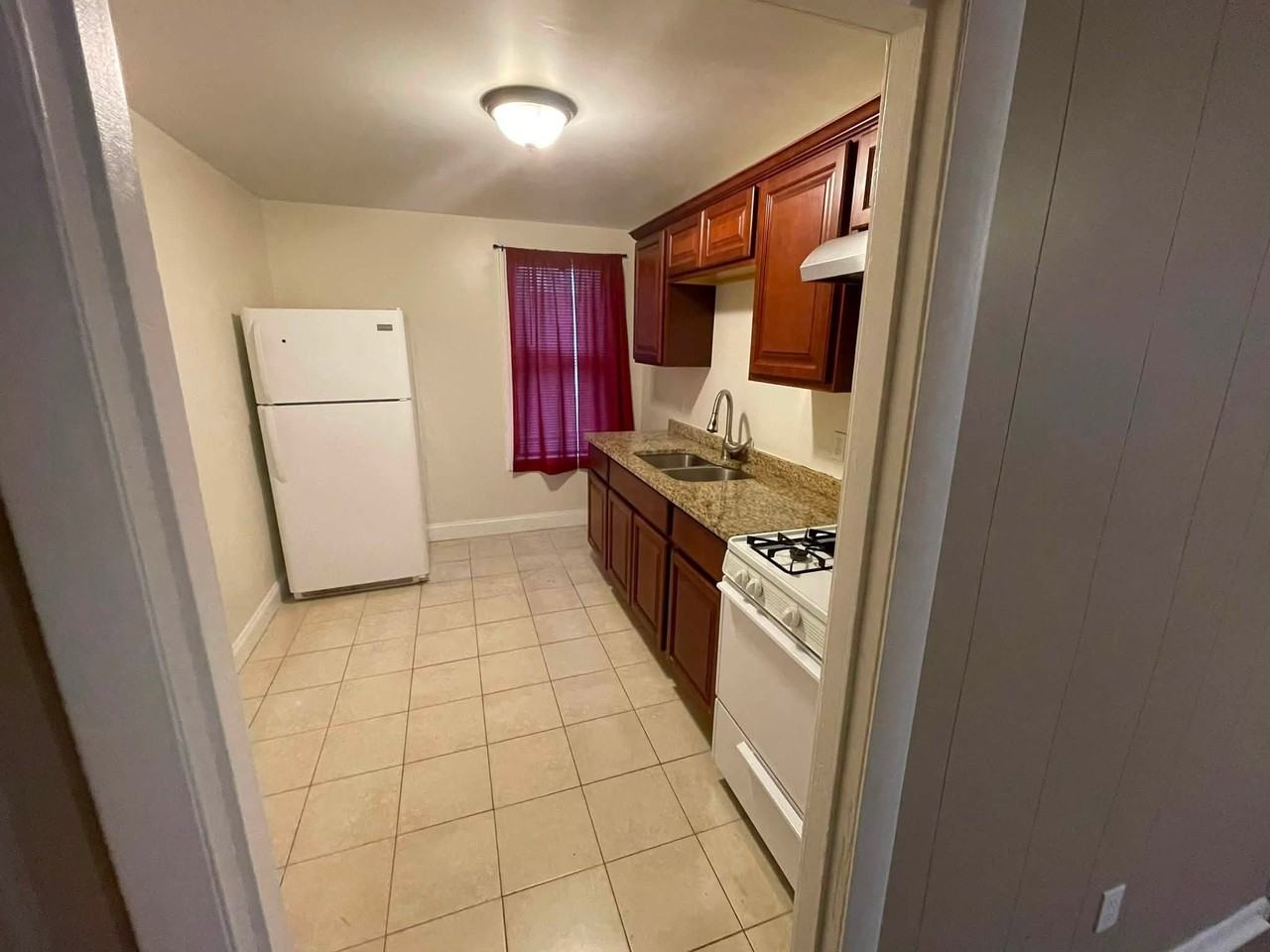 517 Plymouth Ave #1R - Photo 5 of 5