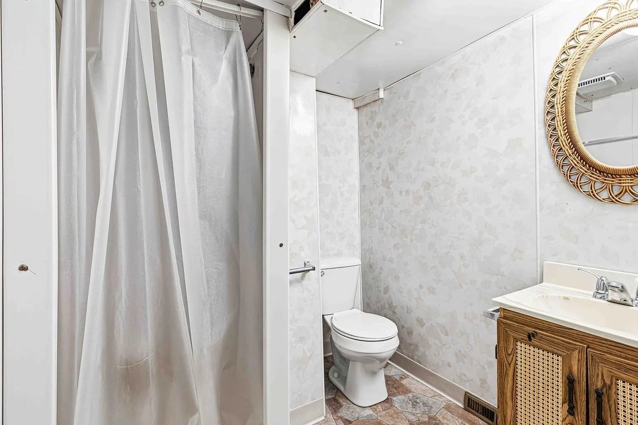 1513 11th St N - Photo 2 of 20