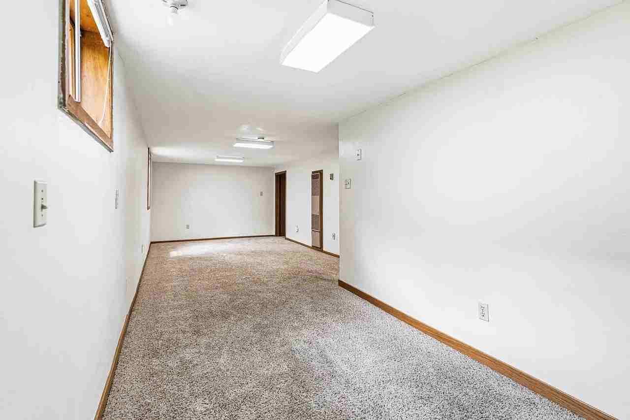 1513 11th St N - Photo 3 of 20
