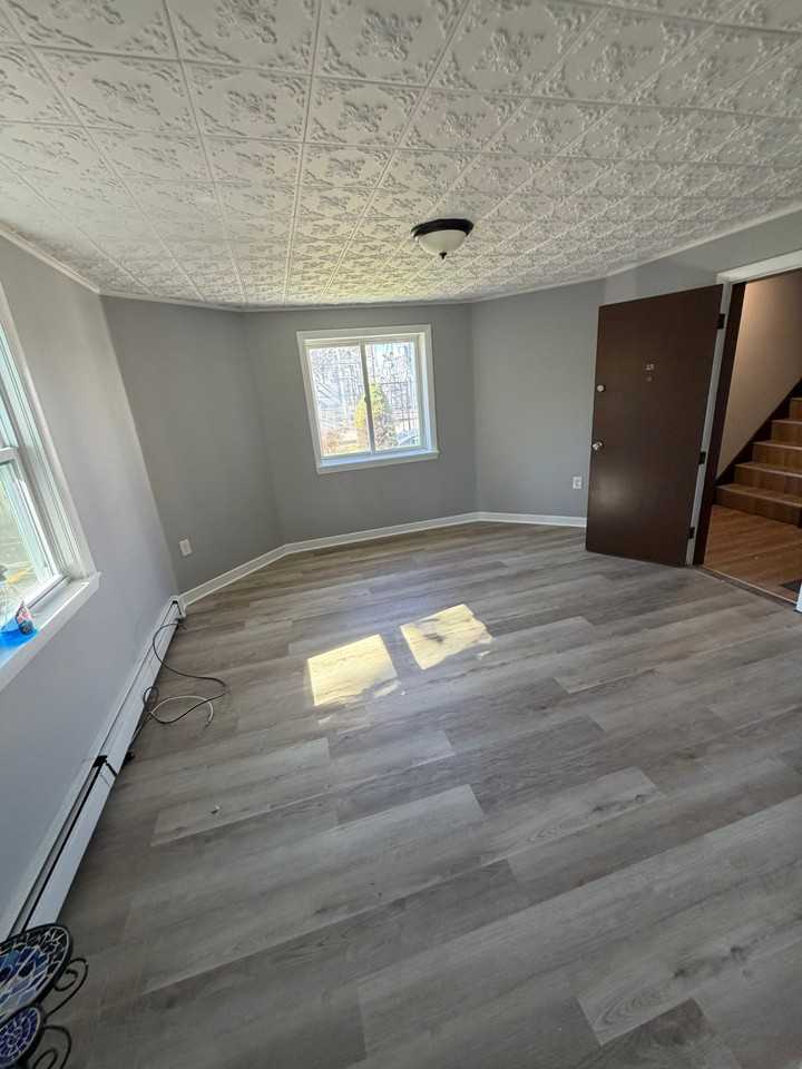 11 Nixon Ave #1R - Photo 3 of 8