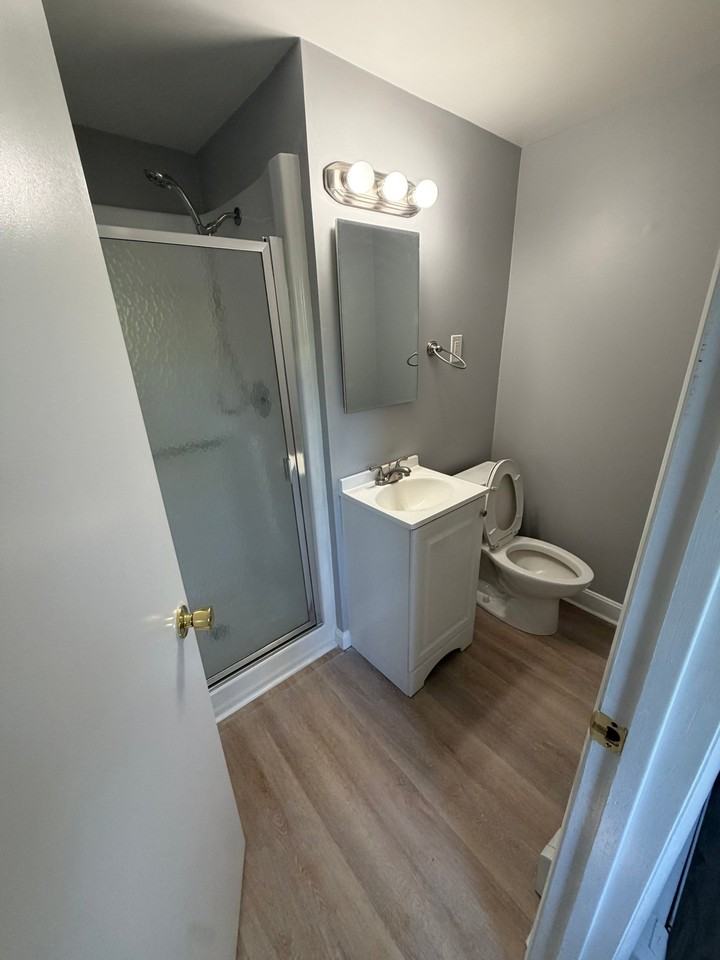 11 Nixon Ave #1R - Photo 4 of 8
