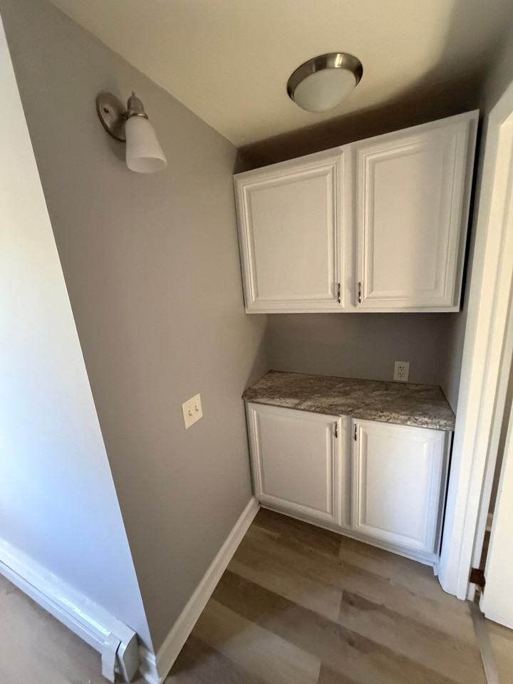 11 Nixon Ave #1R - Photo 7 of 8