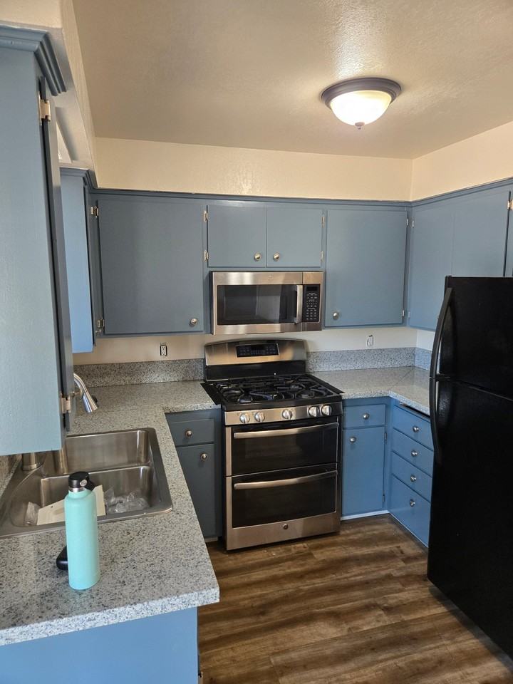 363 Alder St - Photo 4 of 16