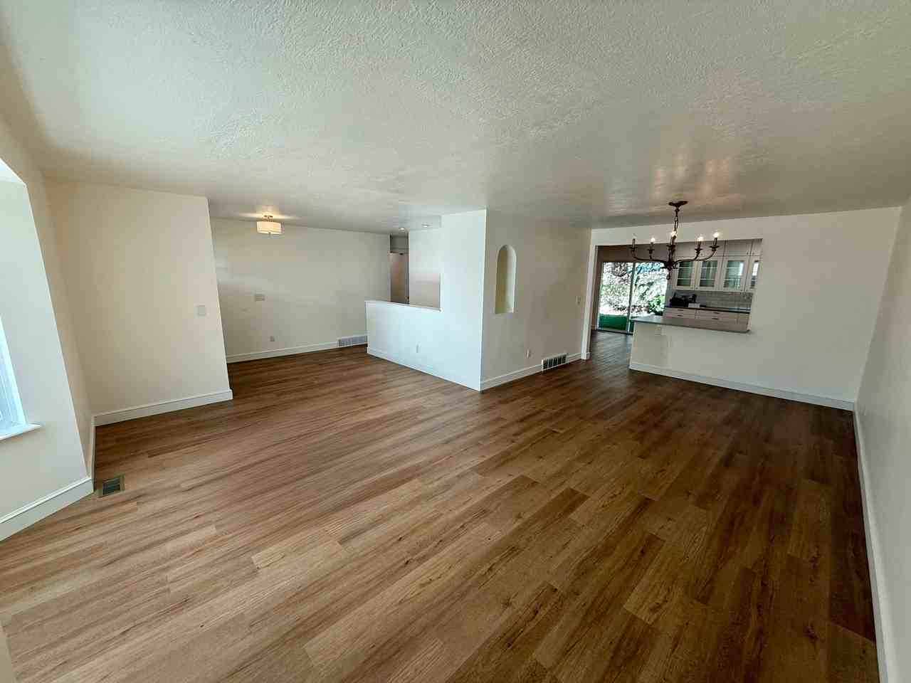 8489 S Sun Valley Dr - Photo 6 of 20
