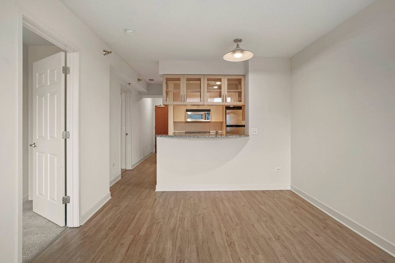162 E 13th St - Photo 3 of 16
