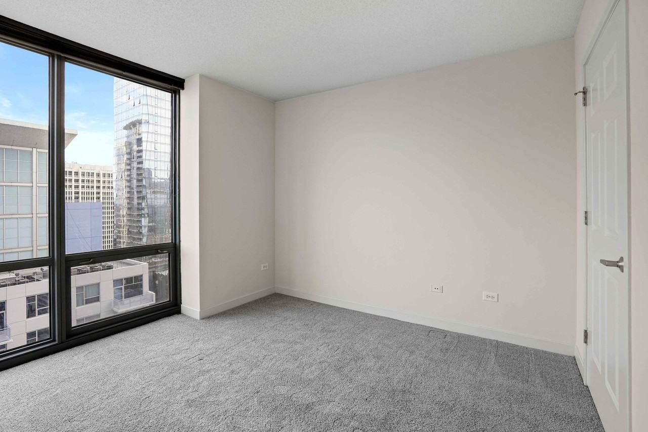 162 E 13th St - Photo 5 of 16
