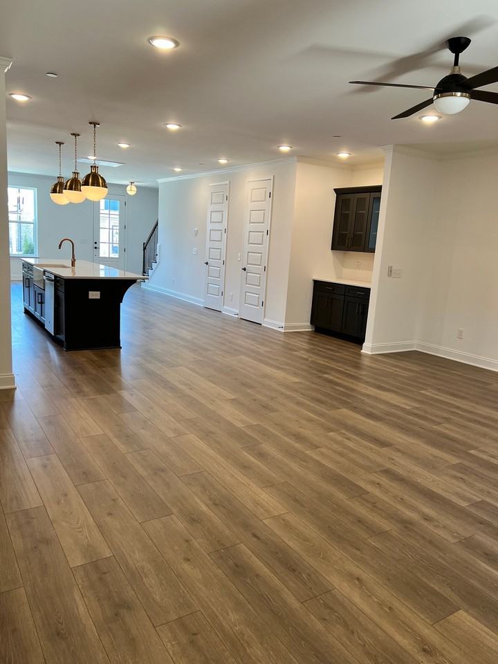 2702 Bramblewood Ln - Photo 2 of 18