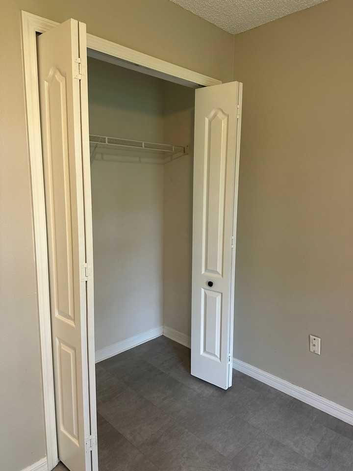 16 Bassett Ln - Photo 5 of 14