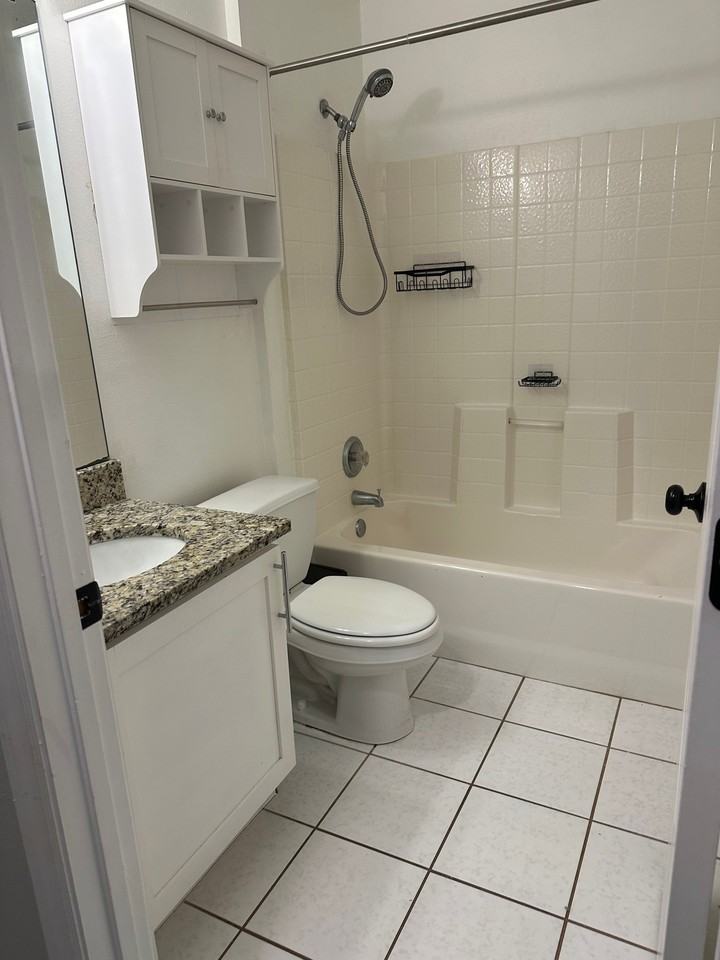 16 Bassett Ln - Photo 7 of 14