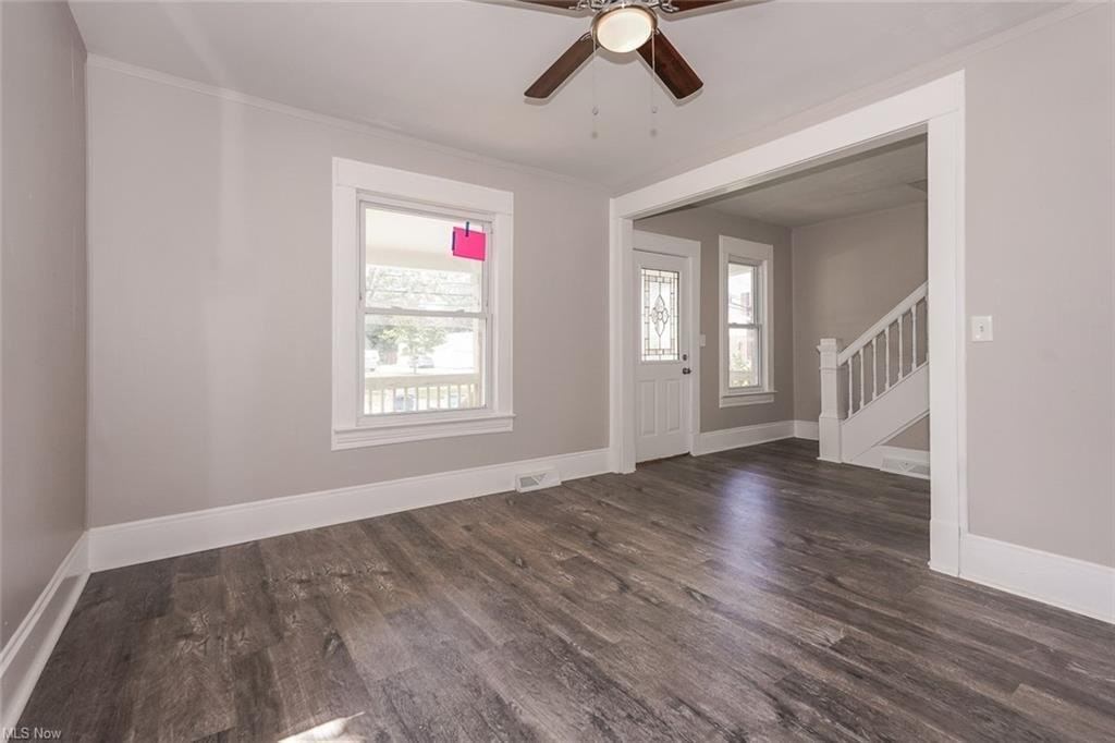 2243 Reid Ave - Photo 2 of 20