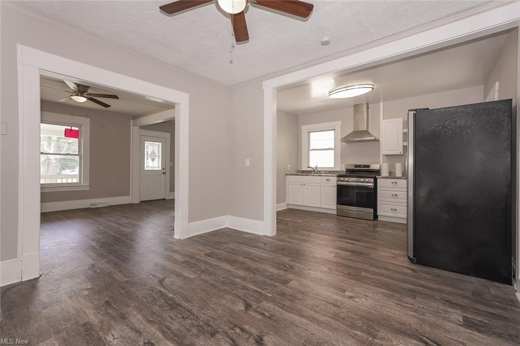 2243 Reid Ave - Photo 5 of 20
