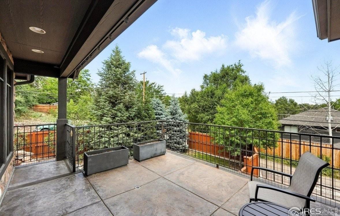 2958 6th St - Photo 5 of 18