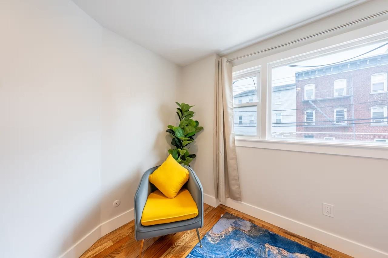 33-35 Adams St #1 - Photo 4 of 20