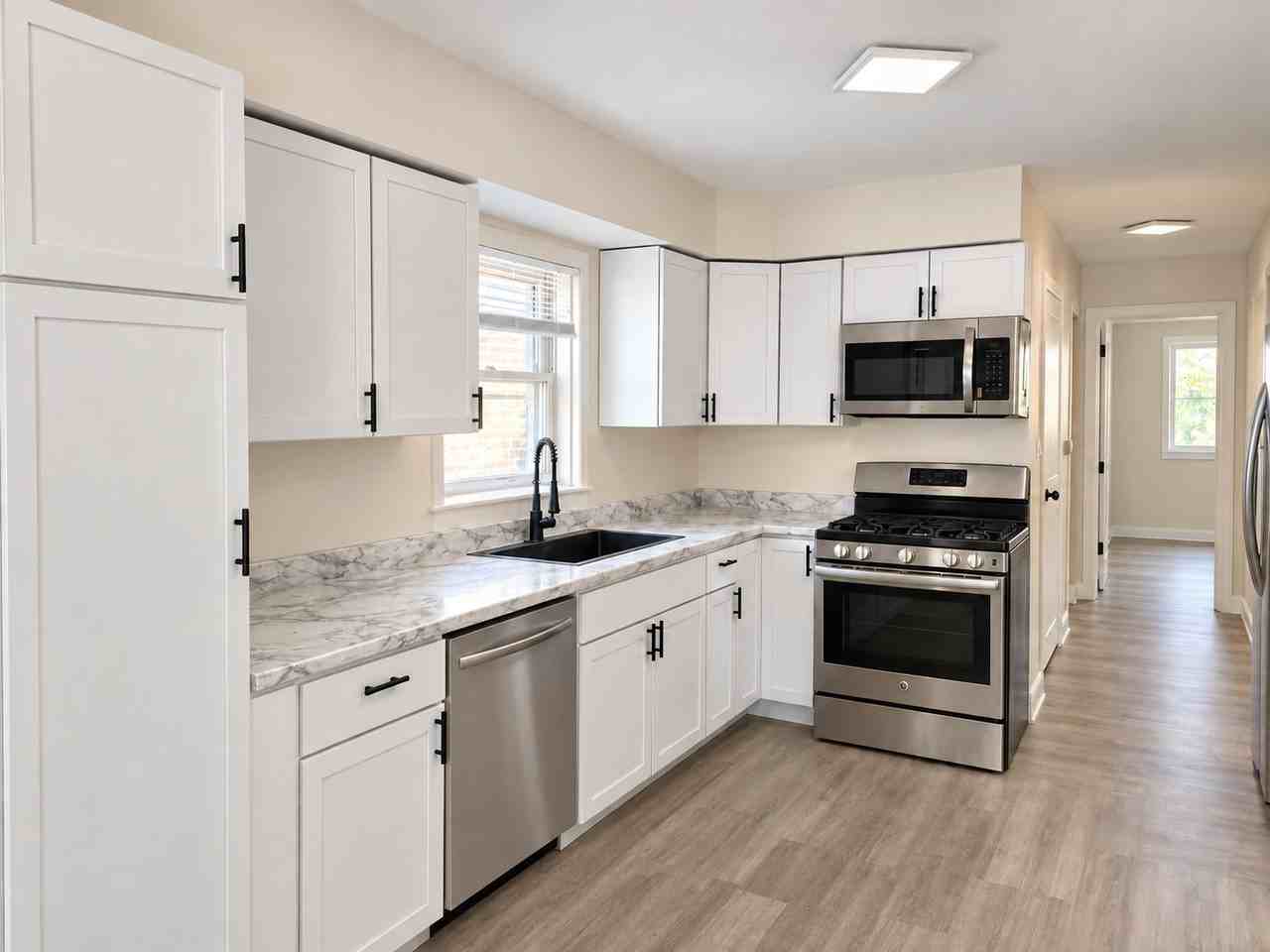 9041 S Wallace St - Photo 3 of 12