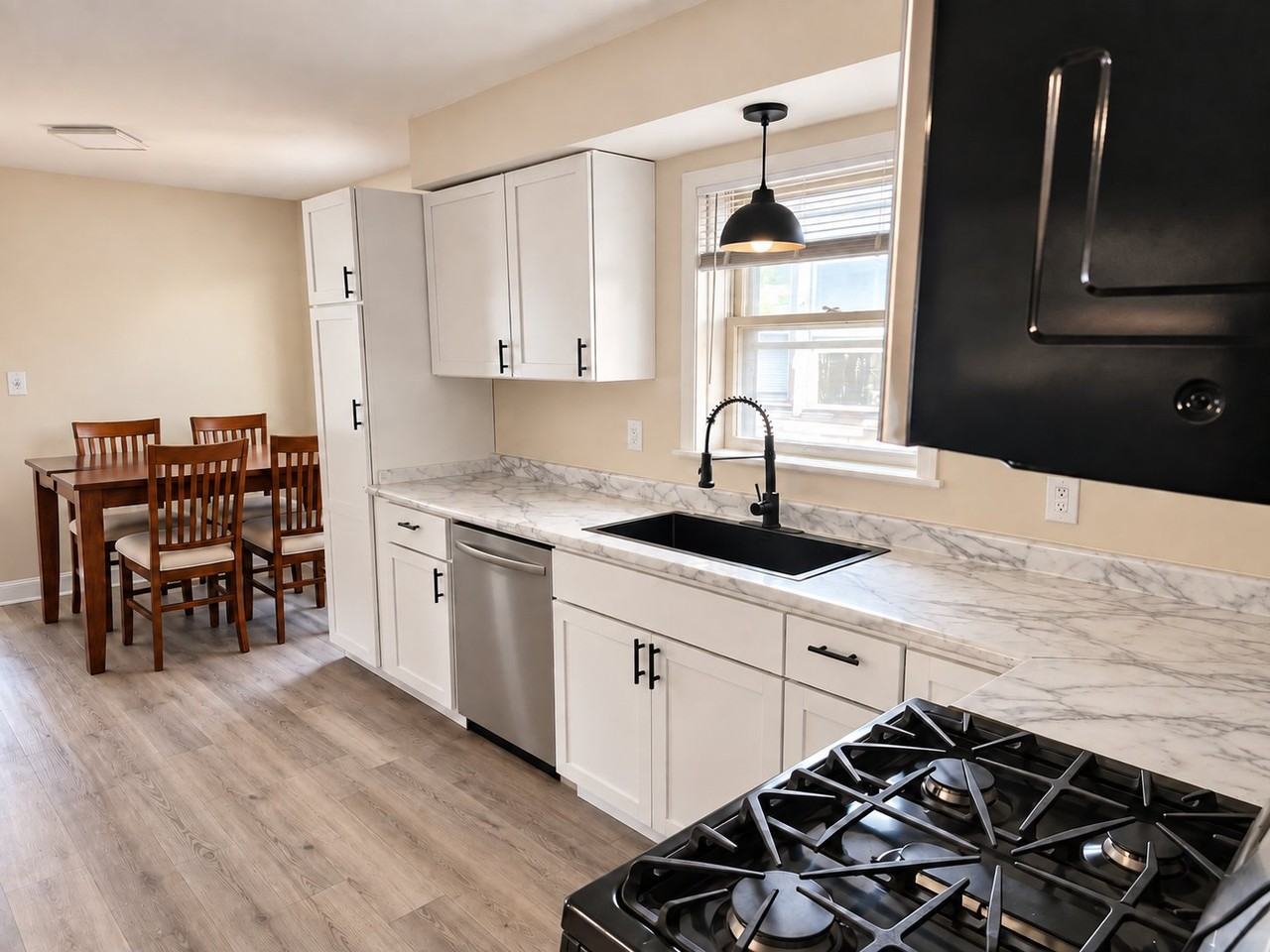 9041 S Wallace St - Photo 4 of 12